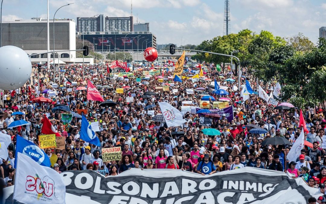 PSOL quer sustar decreto de Bolsonaro que ataca autonomia universitária